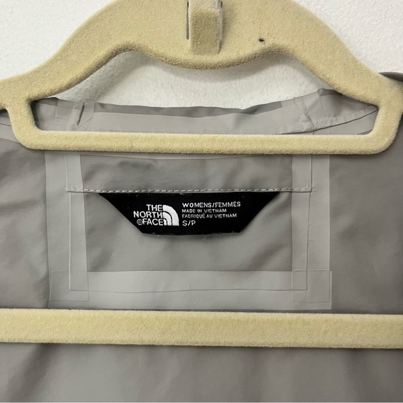 The North Face DryVent Rain Shell women’s size small waterproof wind proof - Picture 10 of 11